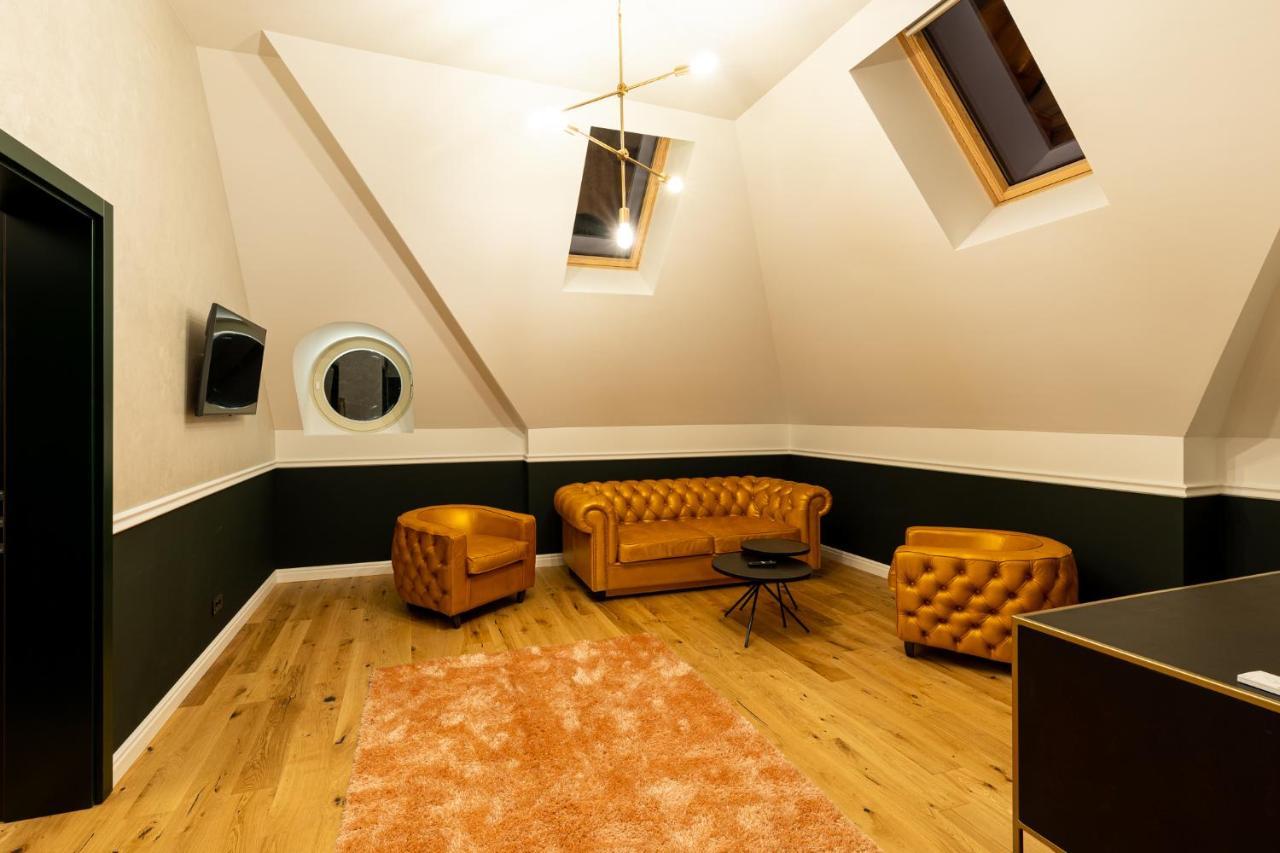 Boutique Hotel Cocosul de Aur Târgu-Mureş Extérieur photo